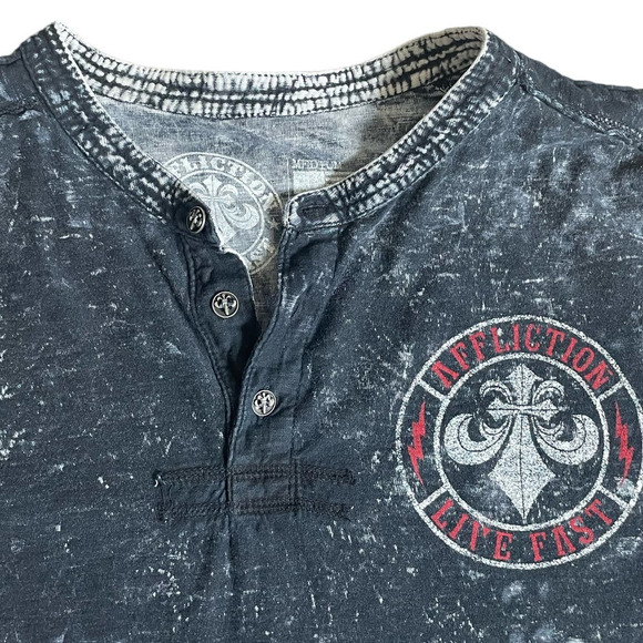 Affliction Life Fast Men's T-Shirt Size M Buttons Embroidered Black Shirt Cross - Picture 4 of 12